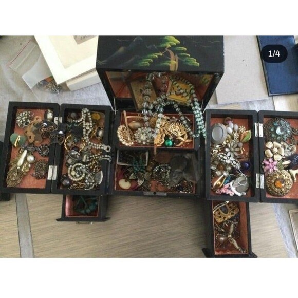 jewelry Lot lbs - Picture 3 of 4